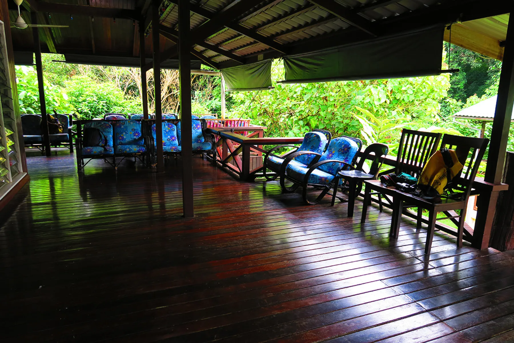 Restaurant /Lounge