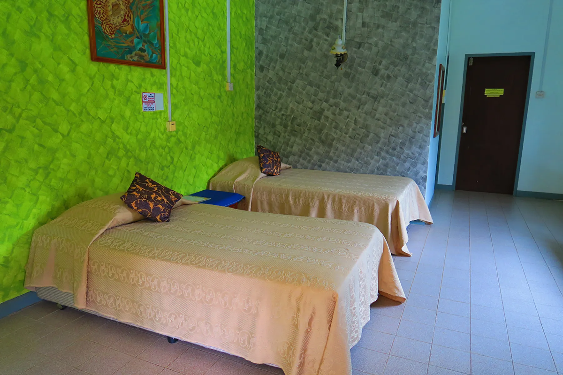 Twin bedded room