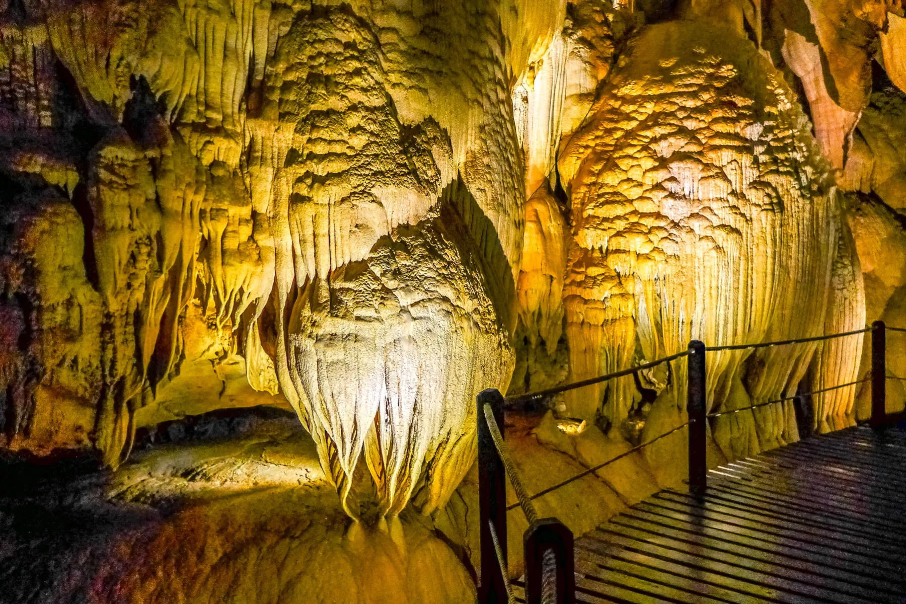 Lang's Caves