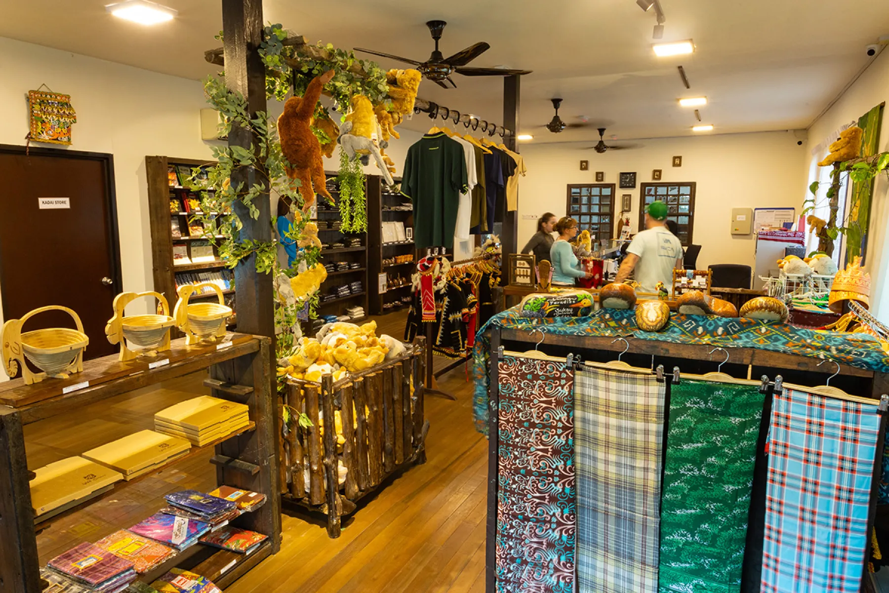 Kadai Souvenir shop at Sukau