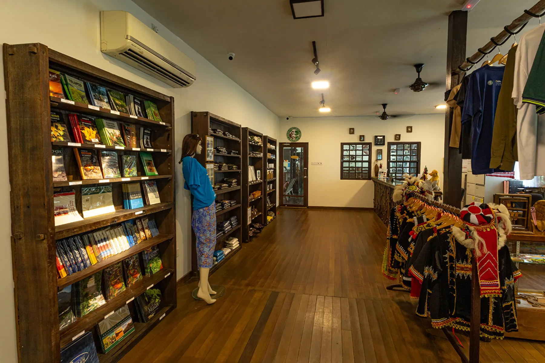 Kadai souvenir shop