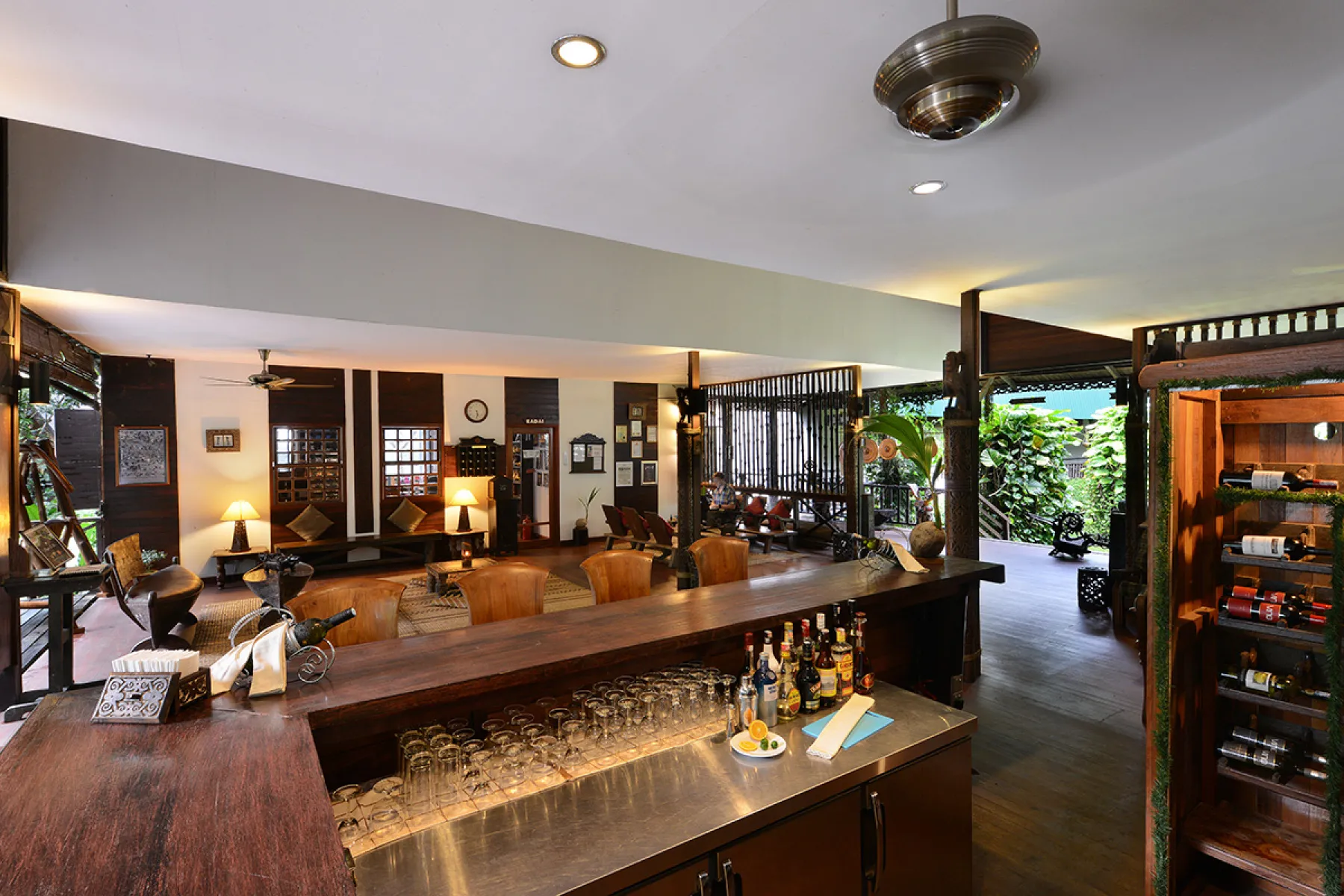 Bar at Gecko Lounge, Sukau Rainforest Lodge