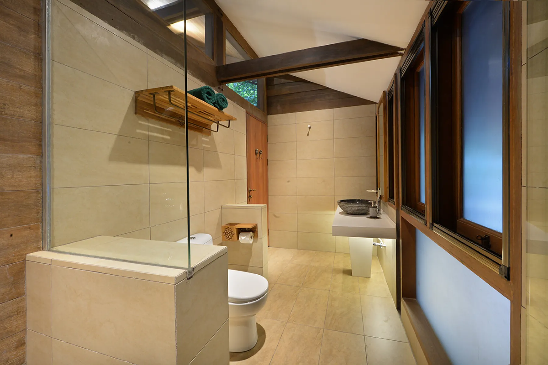 Borneo Villa attached bathroom